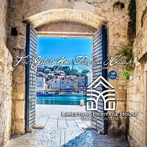 Limestone Heritage House 4* Trogir